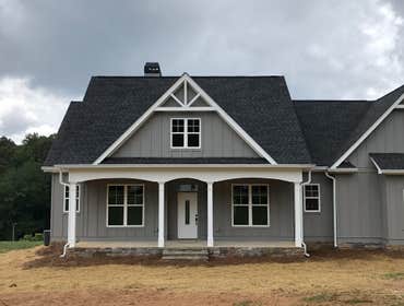 300 Ridge Road • Clarkesville