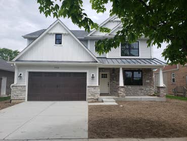 Photos by Accent Construction, Inc. #14 2,400 sq. ft. 2 story Craftsman Farm Family Style home with full 9' basement and all upgraded amenities.