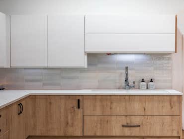 Clean/White/Modern Kitchen Design