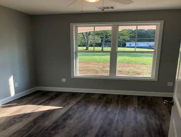 300 Ridge Road • Clarkesville