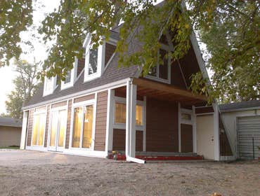 Bratetic Const. Lake House