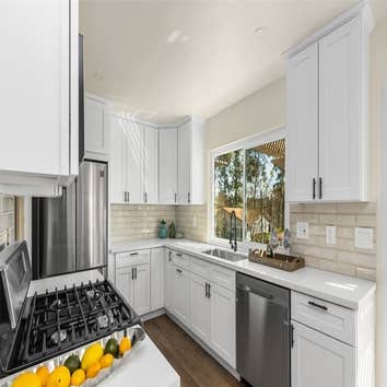 Ina Kitchens