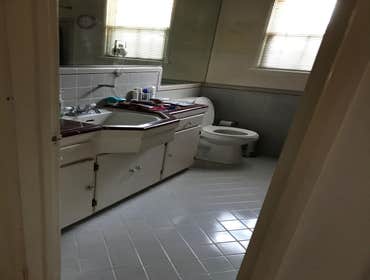 Sherman Oaks Bathroom Renovation Bathroom Renovation
The Homeowner always wanted a double sink vanity and now she got it!
Another Bathroom renovatio
