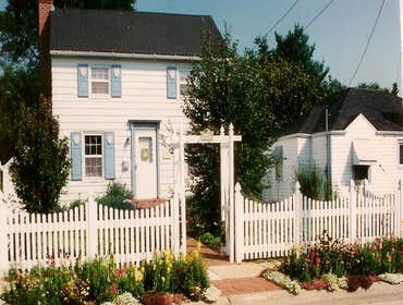 Wayne's Fence actual projects Wood, PVC, Iron/Aluminum, Chain Link, Swimming Pool Fence, Baseball Fence, Tennis Court Fence, Industrial Fence, Horse an