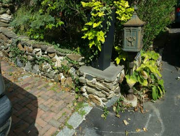 Natural stone pillar