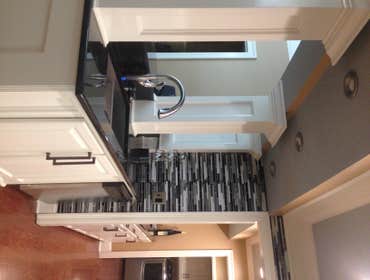 Glass-Tile kitchen
