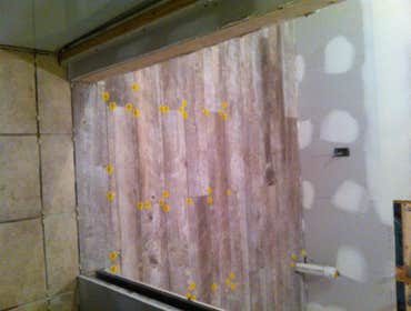 Ceramic tile White weathered look ceramic tile