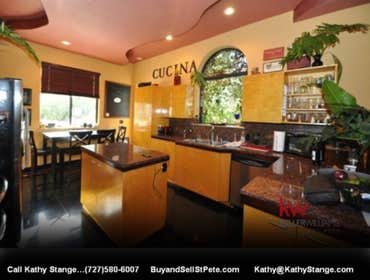 CUSTOM KITCHEN
