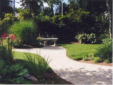 Great front yard landscaping