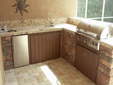 outdoor kitchen