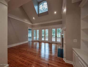 28659 Grandview Manor