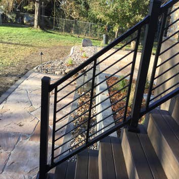 gallery Azek Decking color:
Azek Railing color: White