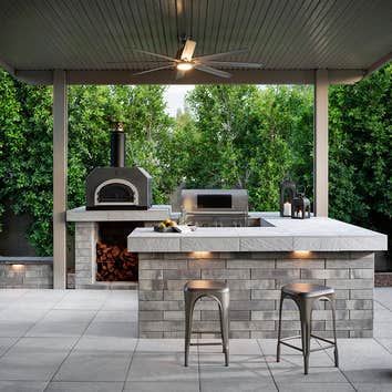 Outdoor Kitchen & Patio
