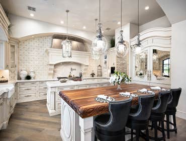 The Royal Chateau The Royal Chateau is located in Paradise Valley, Arizona, and is a complete interior and exterior remodel by Fratantoni Luxury Estate