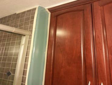 Bathroom Refinish/Repaint