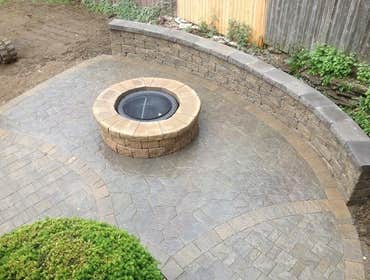 Fire pit and seating wall