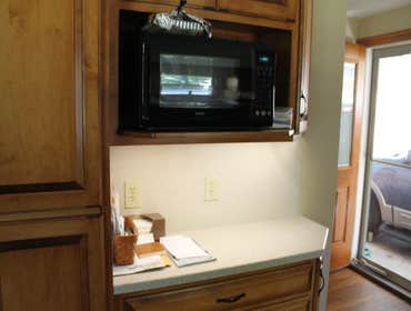 under cabinet lights