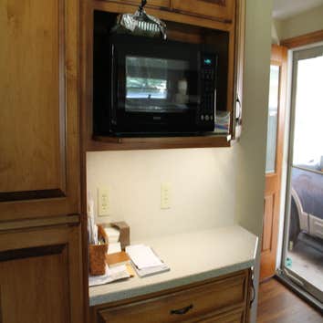 under cabinet lights