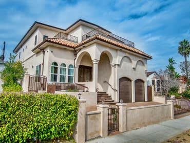 Photos by Axle Homes #1