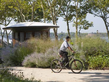 The Battery Bosque