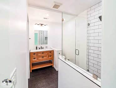 Bathroom Remodeling Woodland Hills, CA Modern Luxury | Woodland Hills, CA
From the floating-style double vanity to the sun-drenched soaking tub, this 