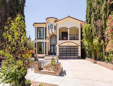 Encino, CA https://www.youtube.com/watch?v=NZXcmQQMMmY