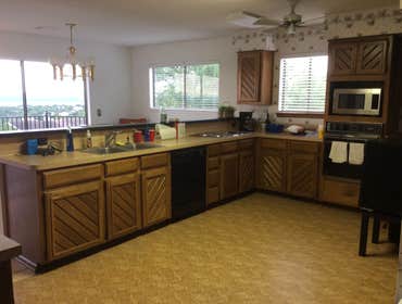 Kitchen Remodel (Before)