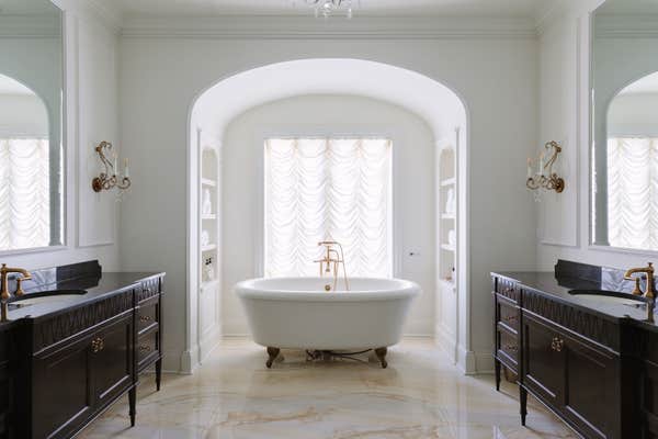 Master Bathroom Bathtub