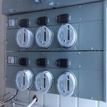 1030 Washington St, San Francisco Commercial main panel upgrade to 400 amps.