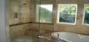 116th Pl Bathroom