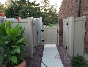 Vinyl Fence Projects