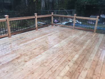 Beautiful large entertainment deck