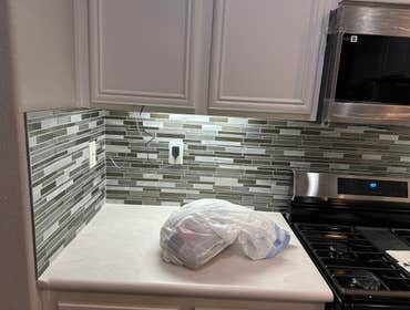 Photos by SSi Construction Inc #3 We Offer Kitchen Remodel, Cabinets Refinish and Backsplash installation.
Calls Us or book and Appointment in our web