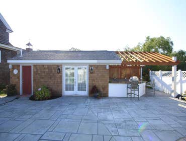 Outdoor Kitchen