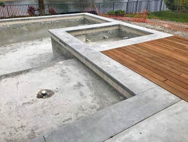 Modern Concrete Pool Coping