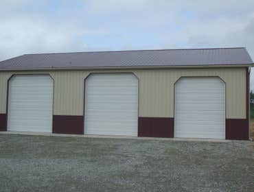 Cheap Pole Barn Special : The Clearance Pole Buildings Building Dimensions : 40'W x 60'L x 14'H ( Garage )
<a href="http://cheappolebarn.com/horse-bar