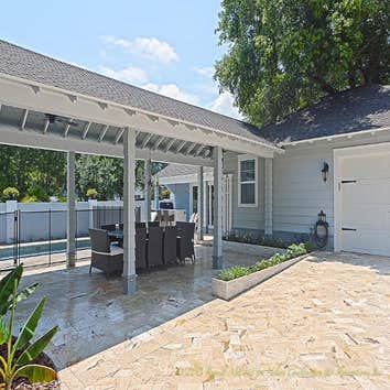 Breezeway, Outdoor Dining