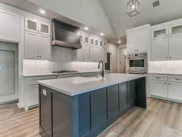General Contracting Home Building Roberts Renovation is well-known for reliable kitchen and bathroom remodeling in Los Angeles. We believe a fully cust