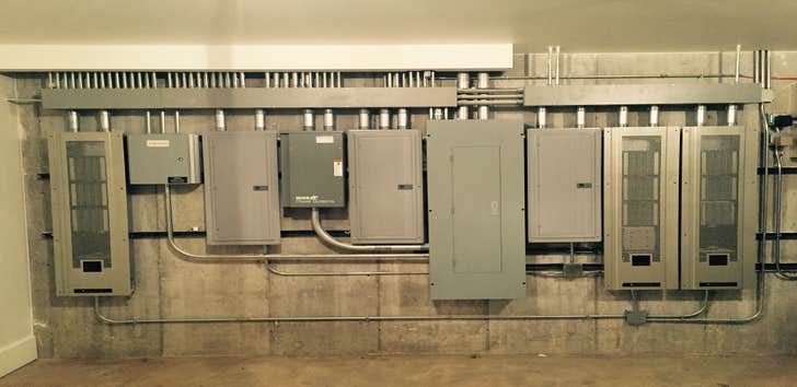 Photos by D Tech Systems Co. #1 - New Residential Project - Winnteka IL. -
Electrical Service 120/240V-400A,
Generator Transfer switch 120/240-200A,
Ho