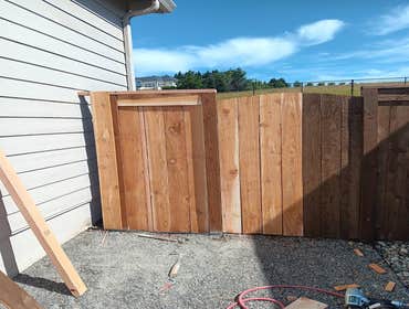 Fence Repairs Posts/fence panels
