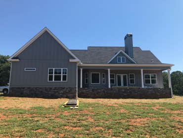 300 Ridge Road • Clarkesville