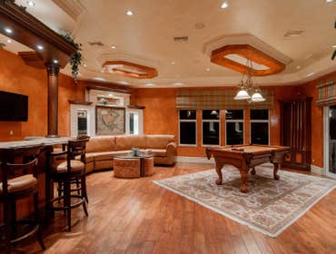 Engineered wood flooring
