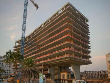 THE SURF CLUB FOUR SEASONS HOTEL AND RESIDENCES