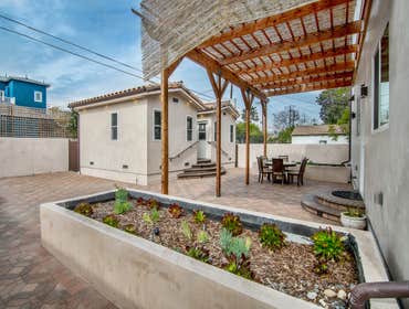 Photos by Axle Homes #1