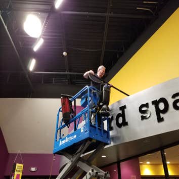 Planet fitness Clean ceiling