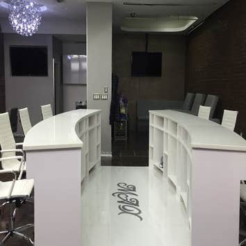 nail bar