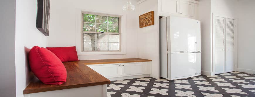 Jhonathan-Glendale Kitchen