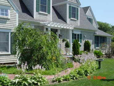 Doug Williams Custom Building Photos 222 Pine Street Remodell from 1500 sft Antique Farm House
3 Bed, 4 bath, 2 kitchens 3 car garage, media room. See 