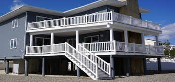 United Wholesale Fence "Vinyl Railing"