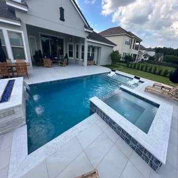Commercial Deck
Fire Pit
Pavers
Spa
Sun Shelf
Water Feature